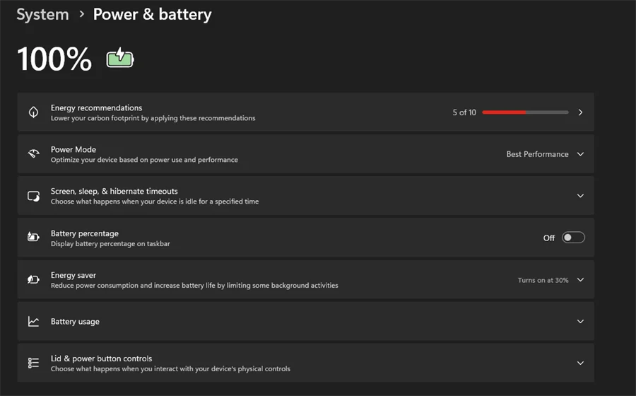 Halaman Sistem > Daya & baterai di Windows 11: baterai 100% sedang diisi, Power Mode Best Performance, Energy saver aktif di 30%, dan bagian Battery usage” width=”700″ height=”436″ loading=”lazy” style=”max-width:100%;height:auto;border:1px solid #d6e2f0;border-radius:6px”/><figcaption style=