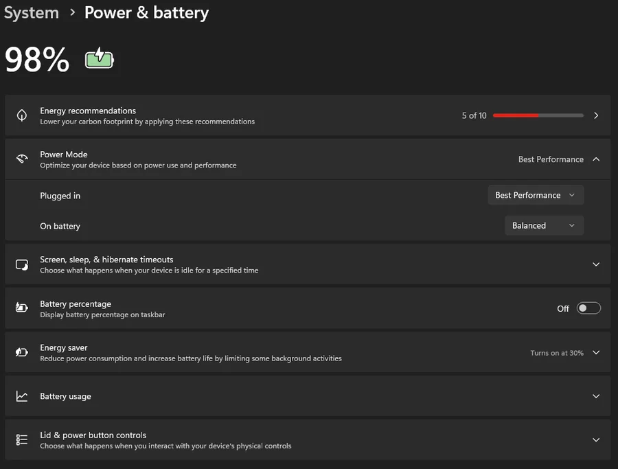 Halaman Power and battery di Windows 11 dengan Power Mode Best Performance saat tersambung charger dan Balanced saat memakai baterai